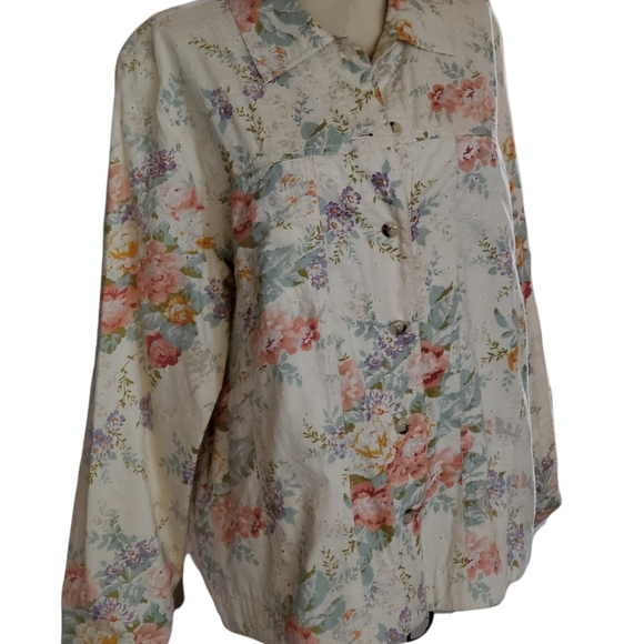 Draper's and Damon's Button up Shirt - Picture 2 of 5